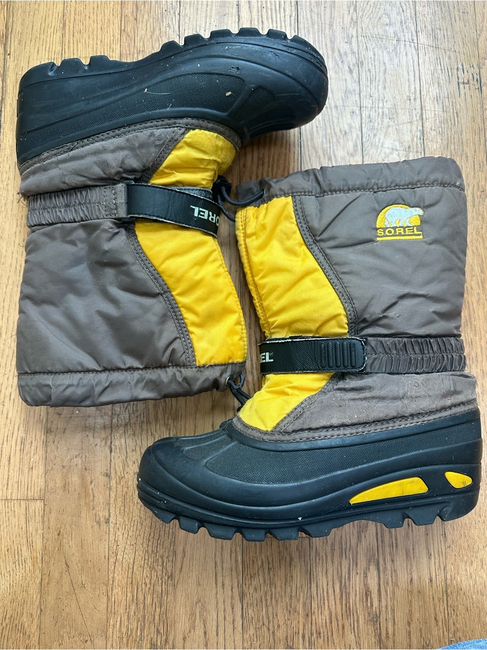 Sorel Kids Yellow and black Winter Boots size